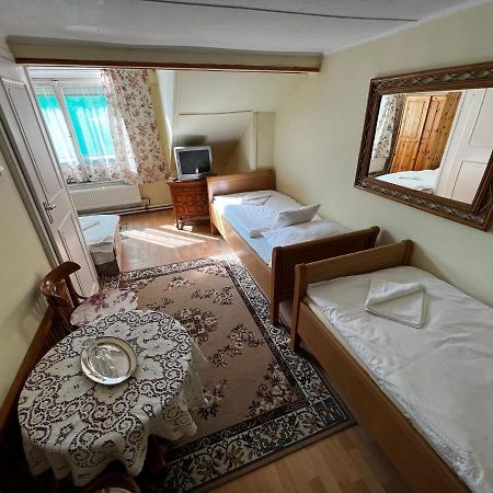 Talizman Etterem Panzio Miskolc Exterior foto