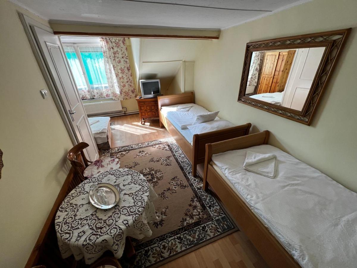 Talizman Etterem Panzio Miskolc Exterior foto